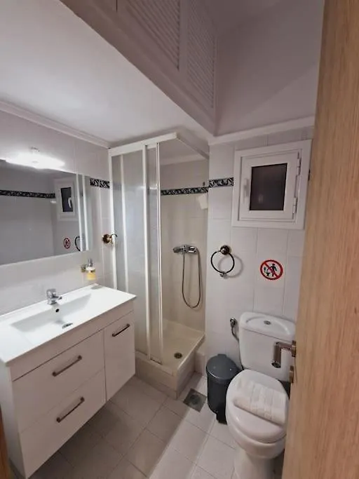 Viktoria Sea View Apartment Peraía